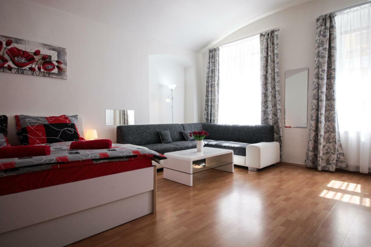 Family Duplex On Wenceslas Square Apartment Prague Luaran gambar