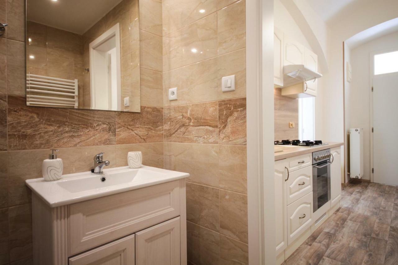 Family Duplex On Wenceslas Square Apartment Prague Luaran gambar